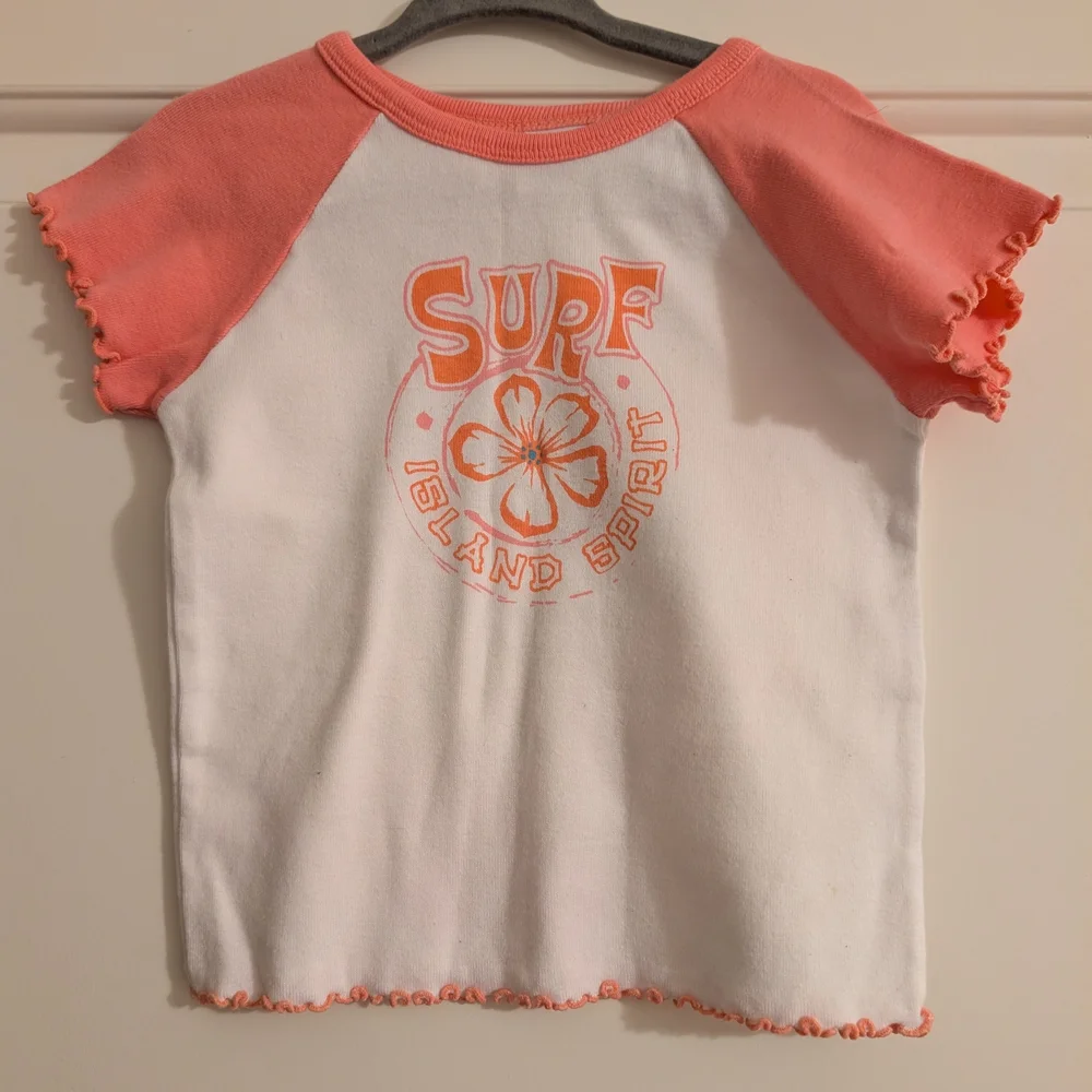 $ Y2K Vintage Surf Tee With Lettuce‎ Hem Edge Detail